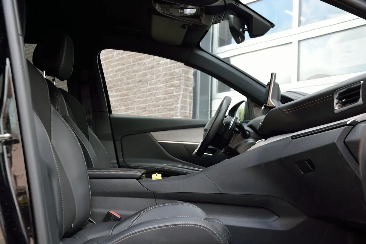 1.6 HYbrid 225 GT | Black Pack | Focal Audio | Stoelverwarming | 360 Camera