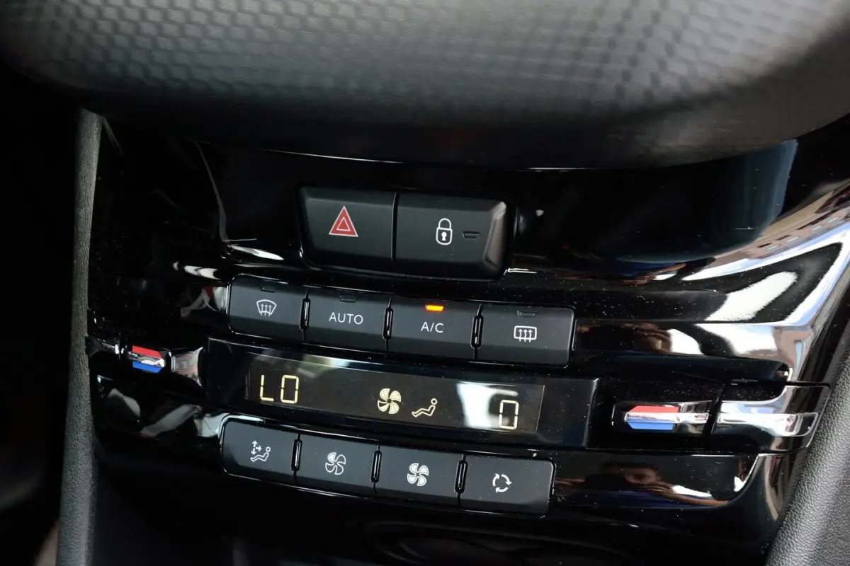 1.2 PureTech Allure | Navigatie | Climate Control | Cruise Control
