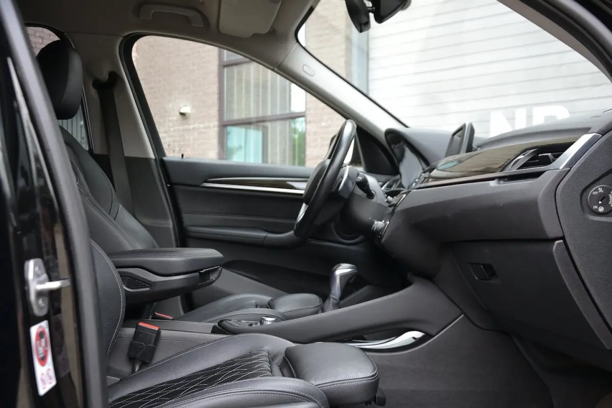 XDrive20i 192PK Automaat xLine | Leder | Achteruitrijcamera | Sportstoelen | LED