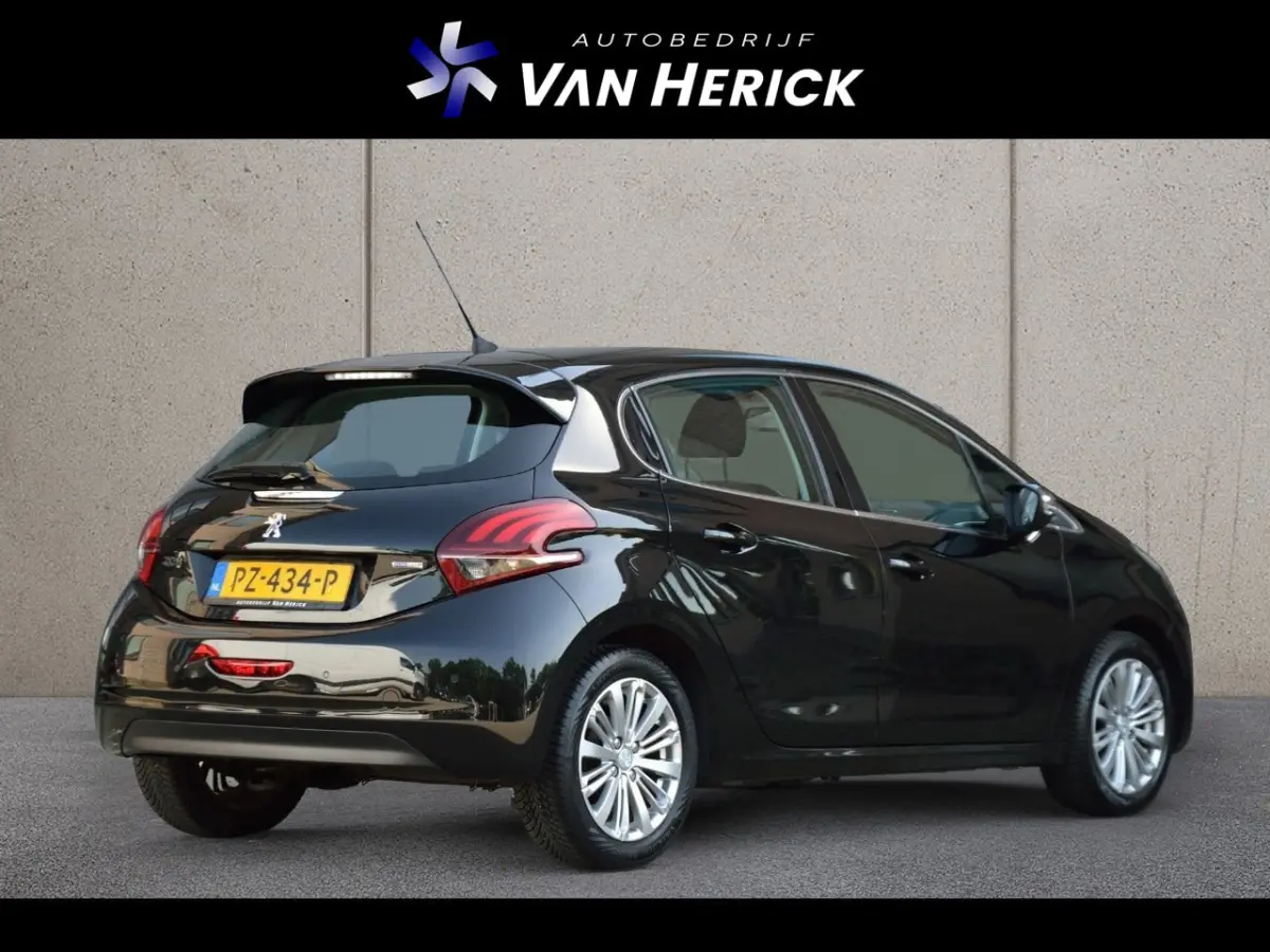 1.2 PureTech Blue Lease Executive | Cruise Control | Carplay | Climate Control