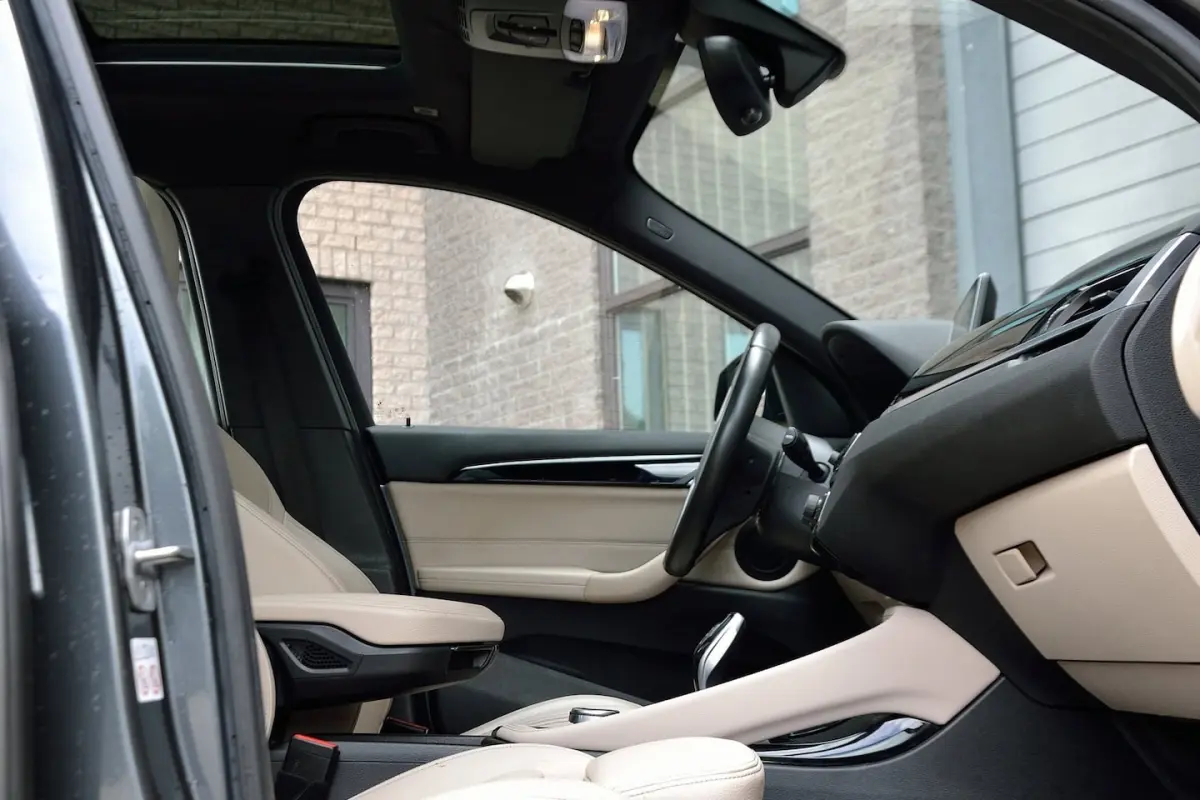 SDrive20i High Executive 192PK | M-Sport | Panoramadak | Leder