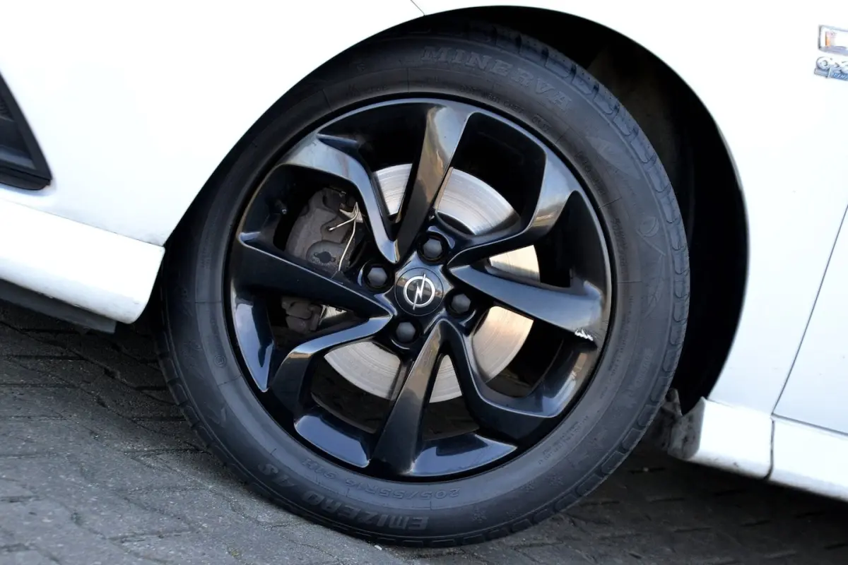 1.0 Turbo Color Edition | OPC Line | Parkeersensoren | Cruise Control