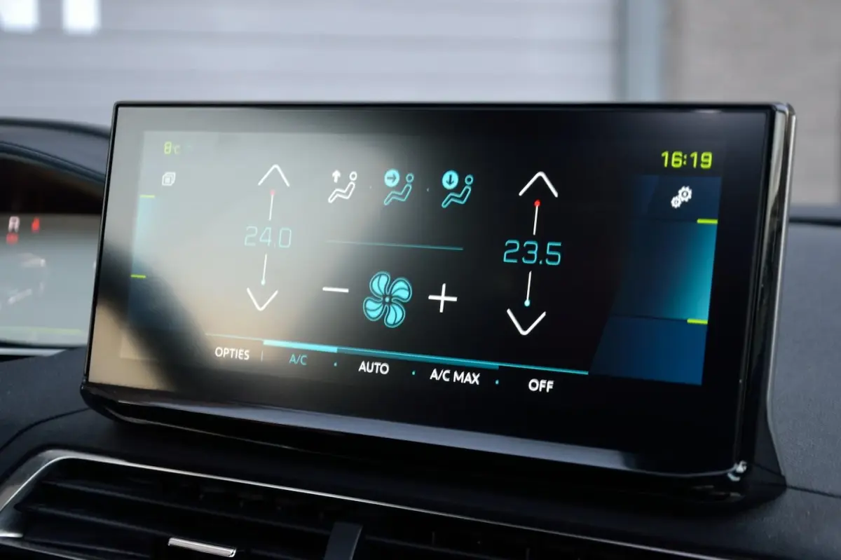1.6 HYbrid 225 GT | Panoramadak | ACC | Navi