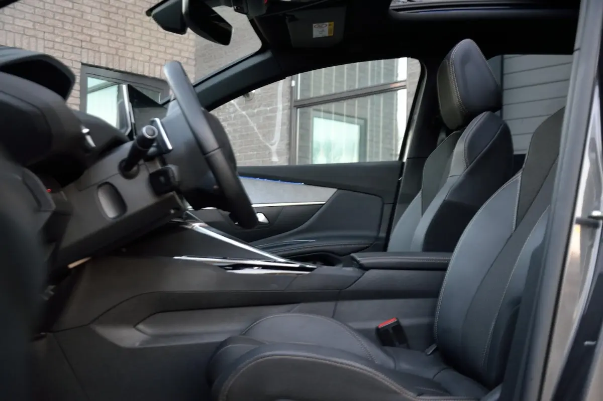 1.6 HYbrid 225 GT | Panoramadak | ACC | Navi
