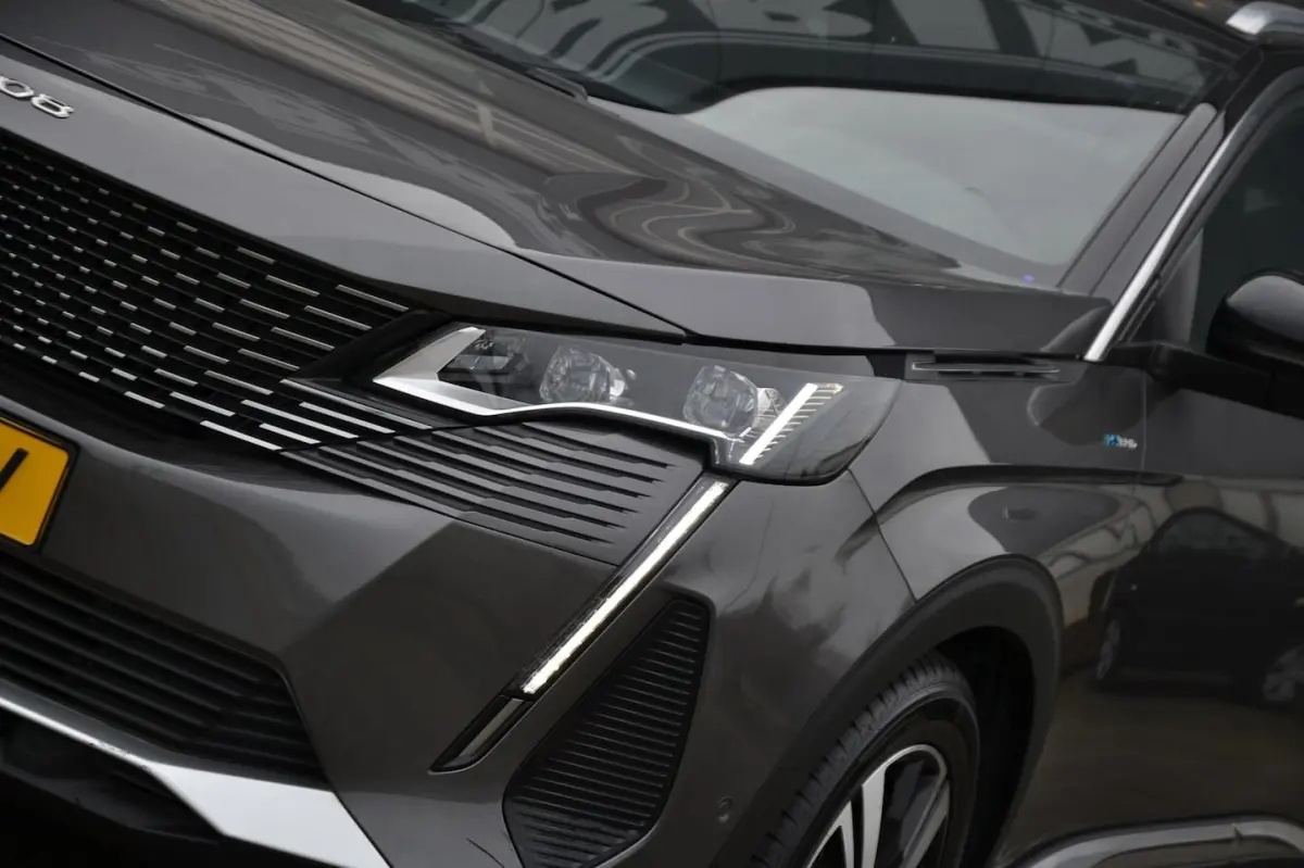 1.6 HYbrid 225 GT | Panoramadak | ACC | Navi
