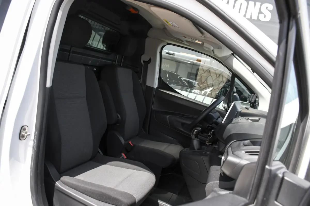 1.5 BlueHDI Club 75KW/NAVI/PDC/WERK INRICHTING