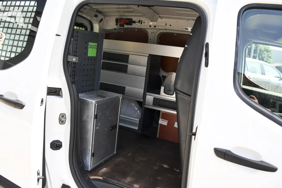 1.5 BlueHDI Club 75KW/NAVI/PDC/WERK INRICHTING