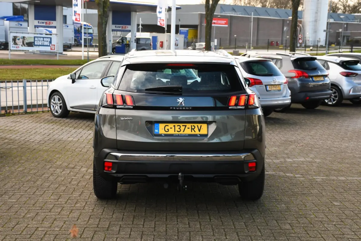 1.2 Executive NAVIGATIE/ TREKHAAK/ CRUISE CONTROL