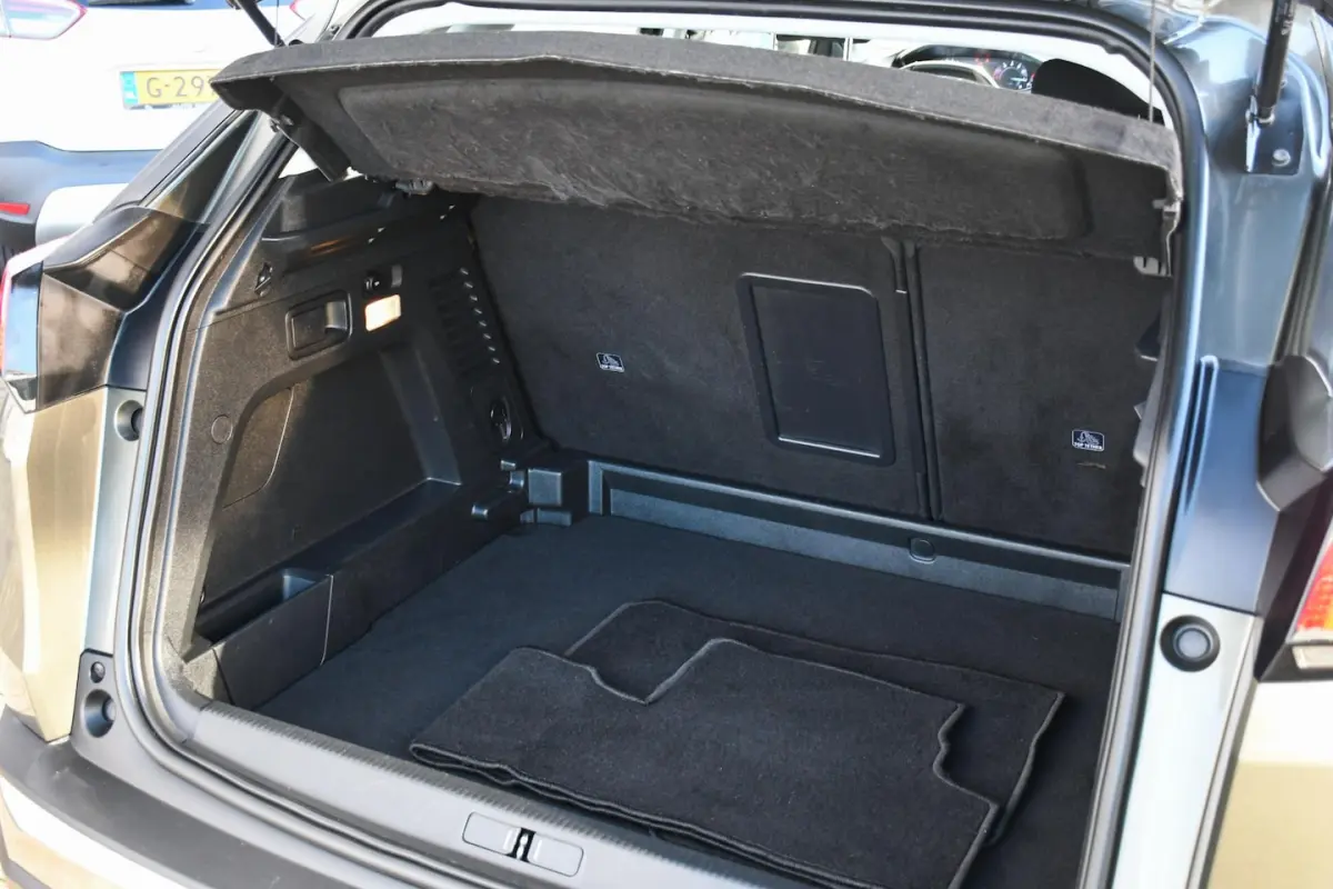 1.2 Executive NAVIGATIE/ TREKHAAK/ CRUISE CONTROL
