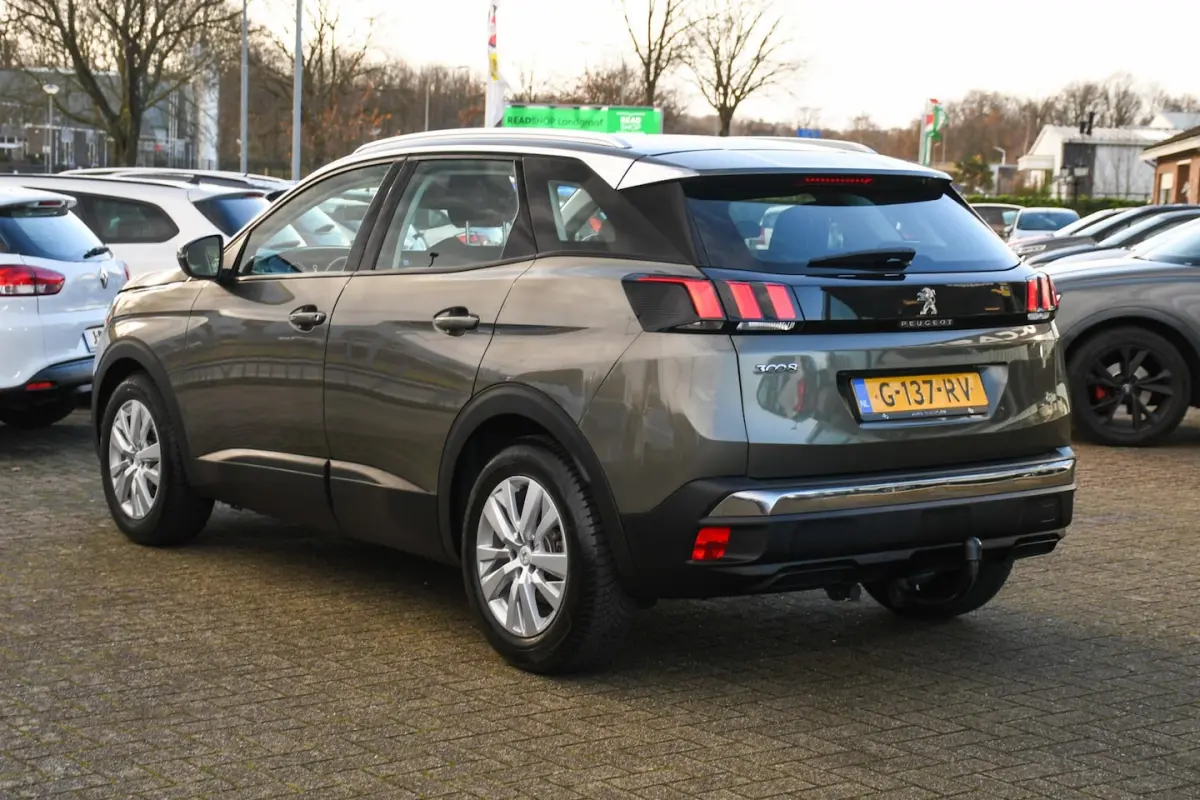 1.2 Executive NAVIGATIE/ TREKHAAK/ CRUISE CONTROL