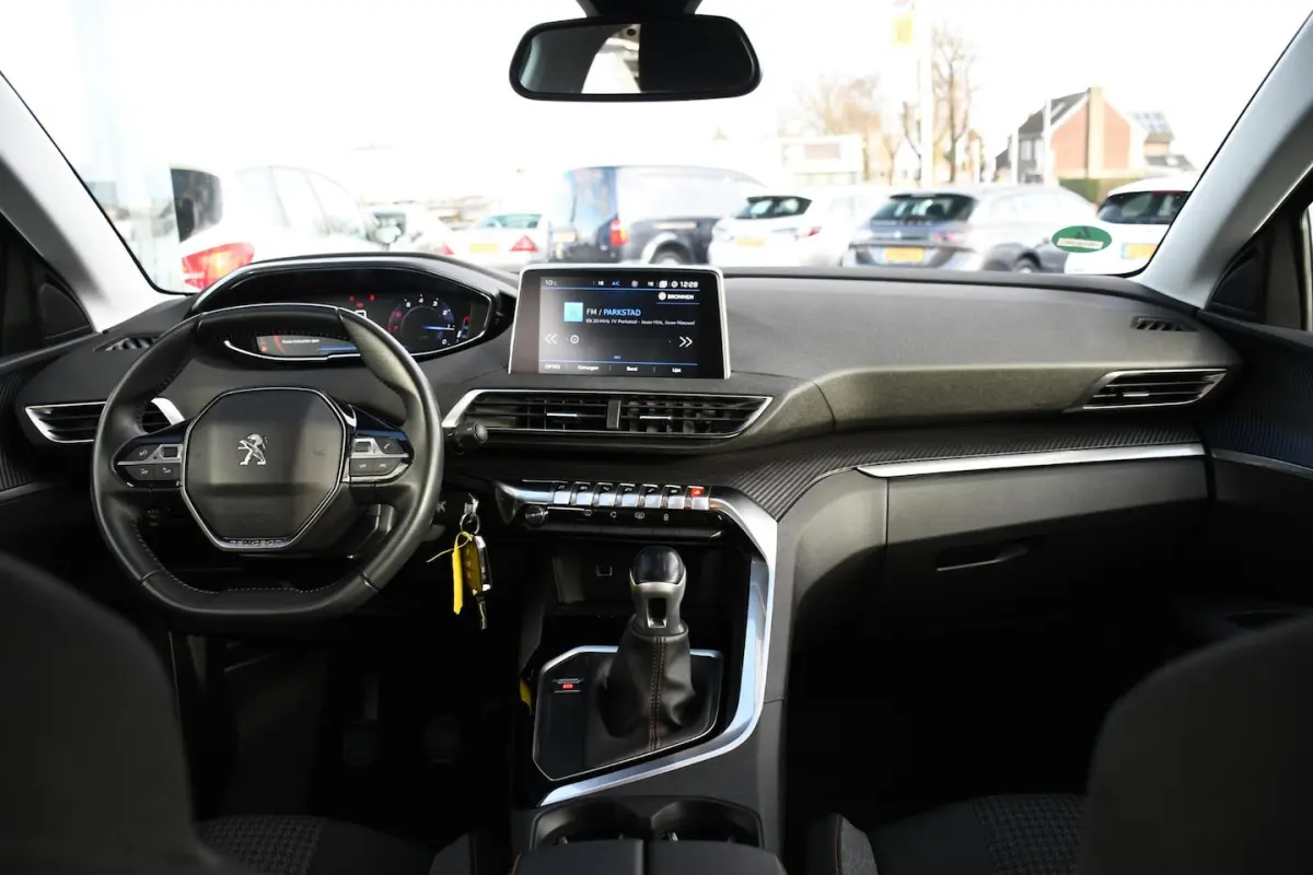 1.2 Executive NAVIGATIE/ TREKHAAK/ CRUISE CONTROL