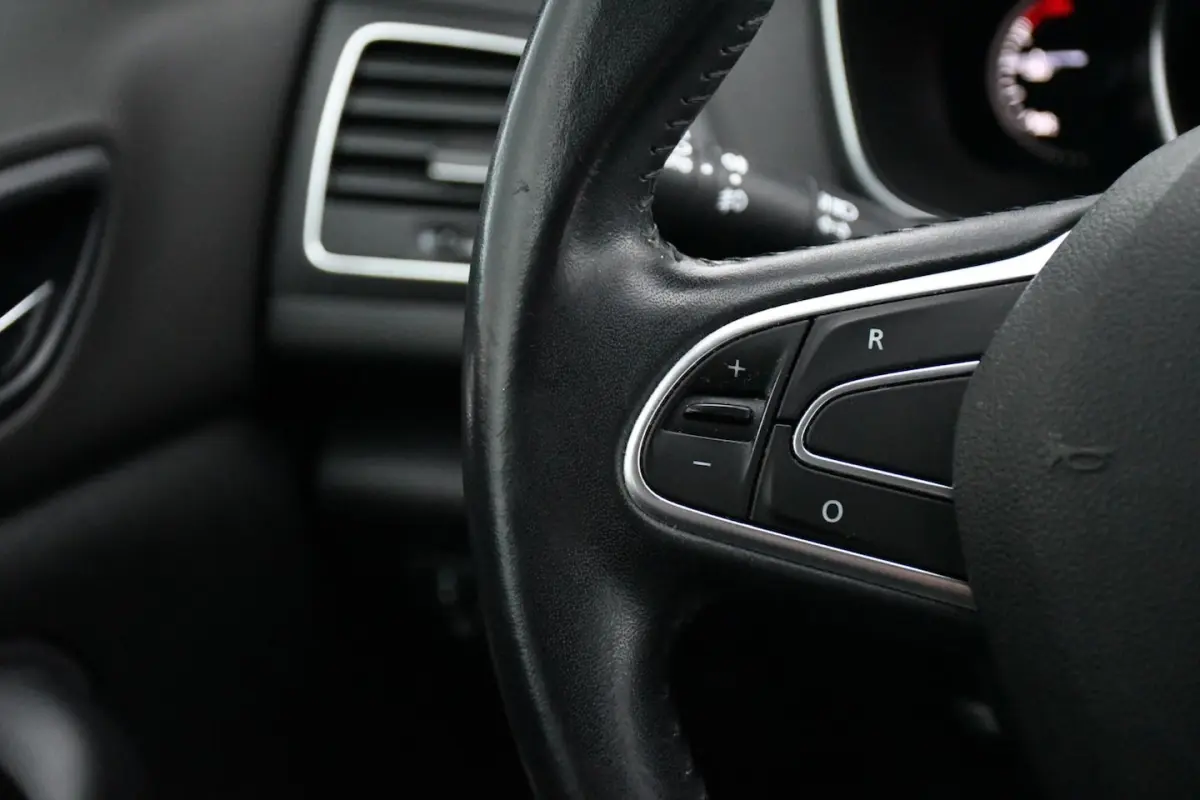 1.2 TCe Zen NAVIGATIE/ CRUISE CONTROL/ DAB