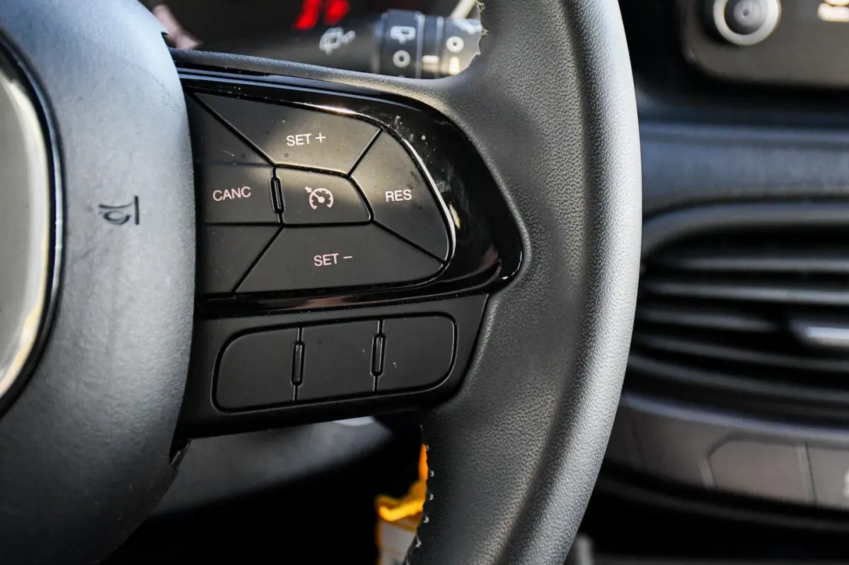 1.4 T-Jet 16v Business Lusso APPLE CARPLAY/ LEDER