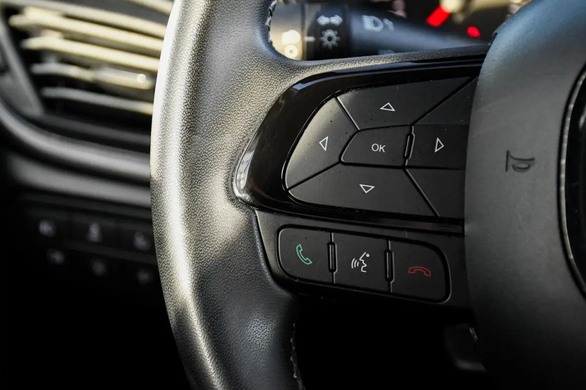 1.4 T-Jet 16v Business Lusso APPLE CARPLAY/ LEDER