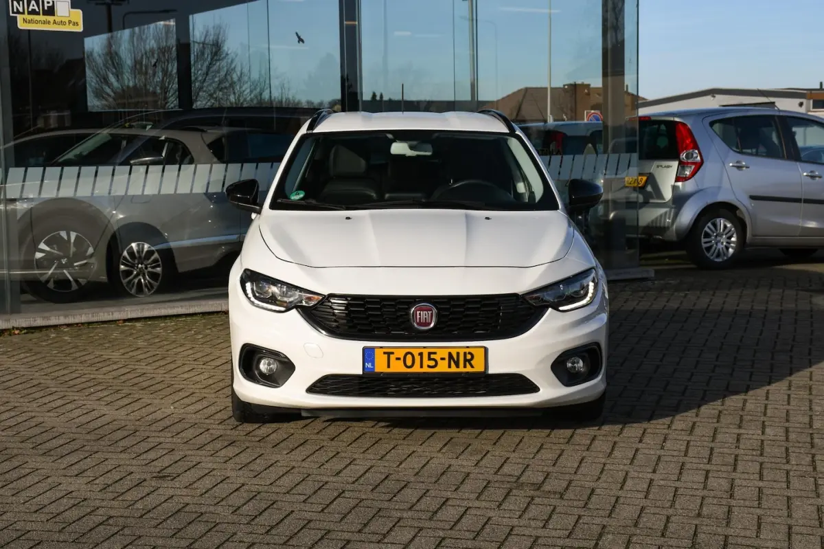 1.4 T-Jet 16v Business Lusso APPLE CARPLAY/ LEDER
