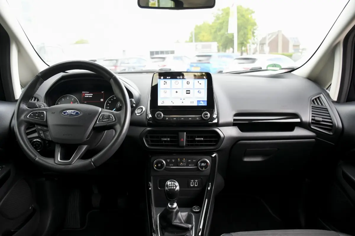 1.0 EcoBoost Titanium APPLE CARPLAY/ LEDER-STOF