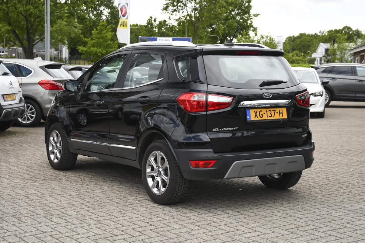 1.0 EcoBoost Titanium APPLE CARPLAY/ LEDER-STOF