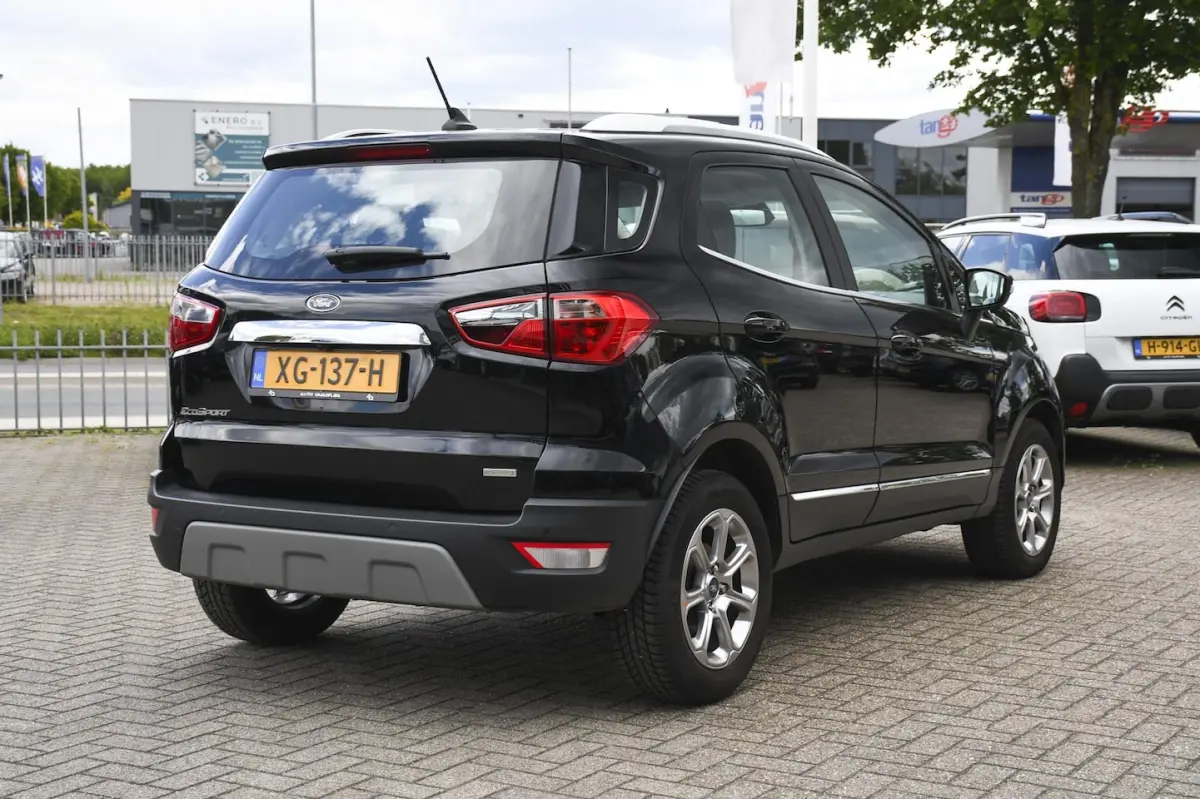 1.0 EcoBoost Titanium APPLE CARPLAY/ LEDER-STOF