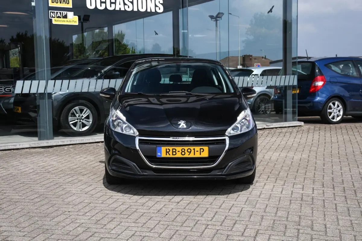 1.2 Active DAB/ APPLE-CARPLAY/ NAVI/ PDC