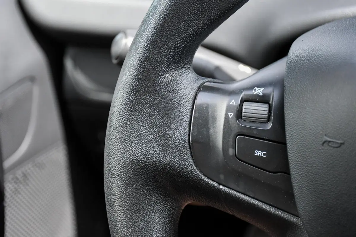1.2 Active DAB/ APPLE-CARPLAY/ NAVI/ PDC