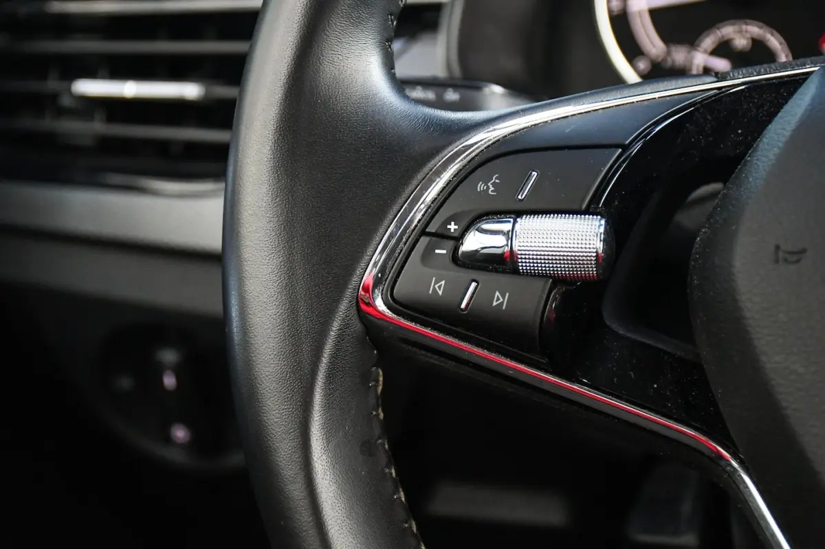 1.0 TSI Ambition APPLE CARPLAY/ CRUISE CONTROL