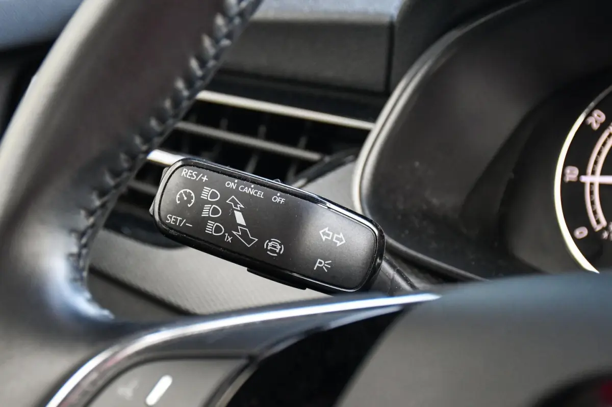 1.0 TSI Ambition APPLE CARPLAY/ CRUISE CONTROL