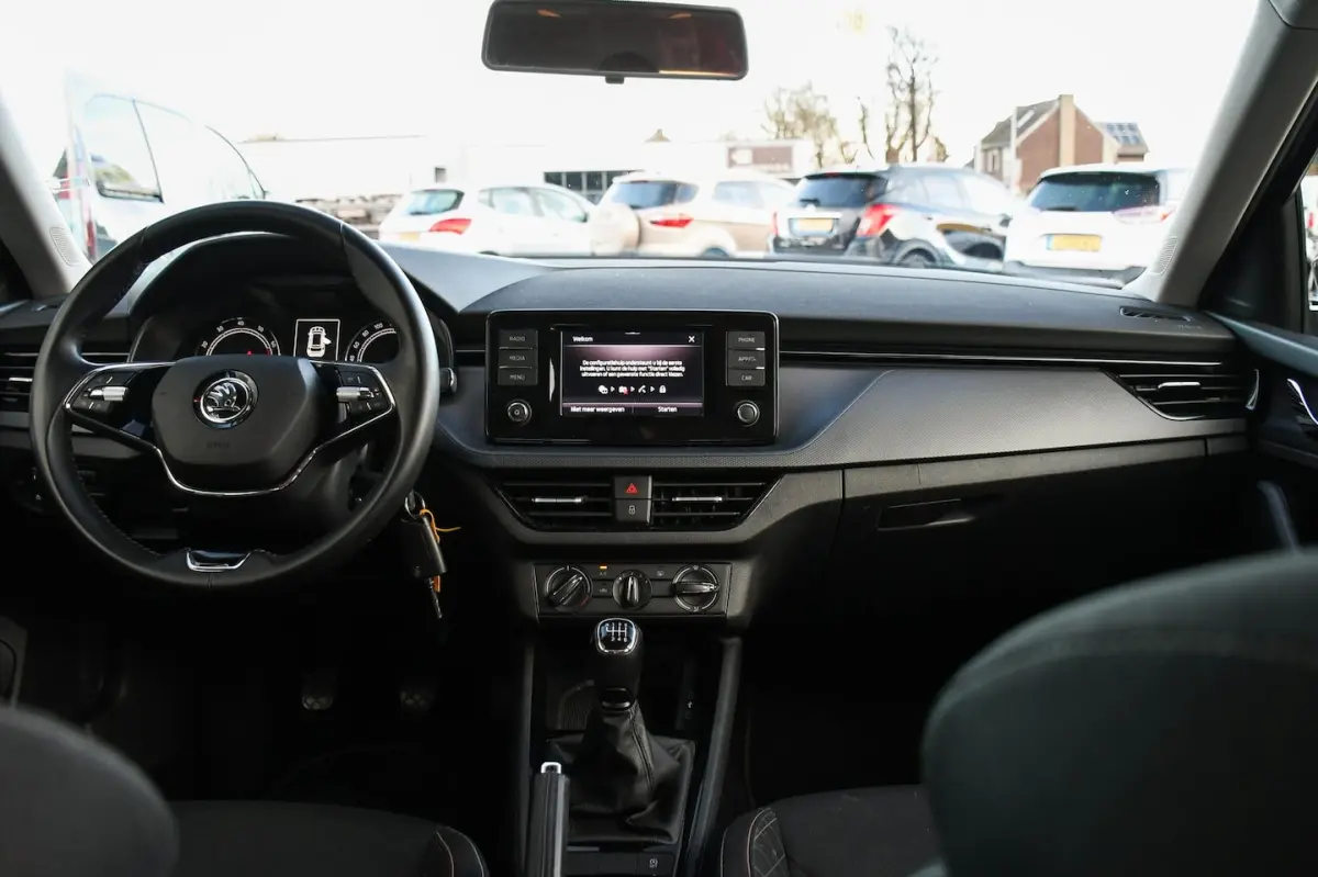 1.0 TSI Ambition APPLE CARPLAY/ CRUISE CONTROL
