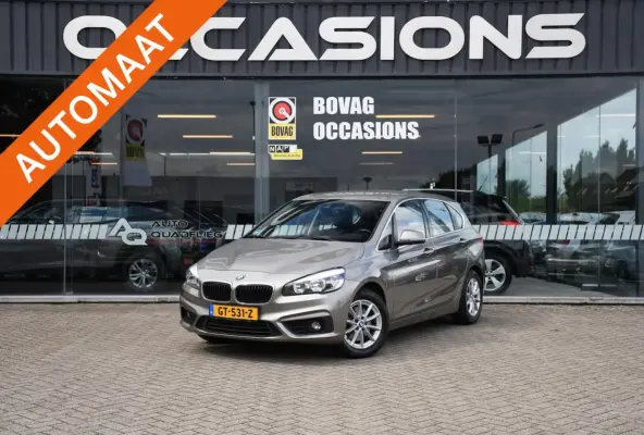 218i Essential NAVIGATIE/ CRUISE CONTROL