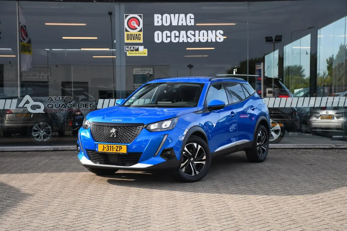 1.2 Blue Lease Allure APPLE CARPLAY/ NAVIGATIE
