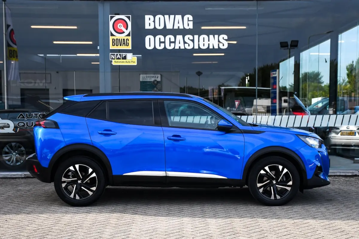 1.2 Blue Lease Allure APPLE CARPLAY/ NAVIGATIE