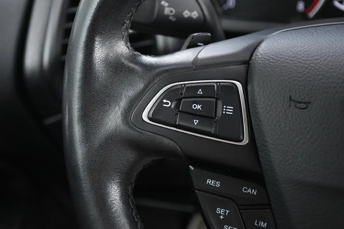 1.0 EcoBoost Titanium HALF-LEDER / TREKHAAK \ CC