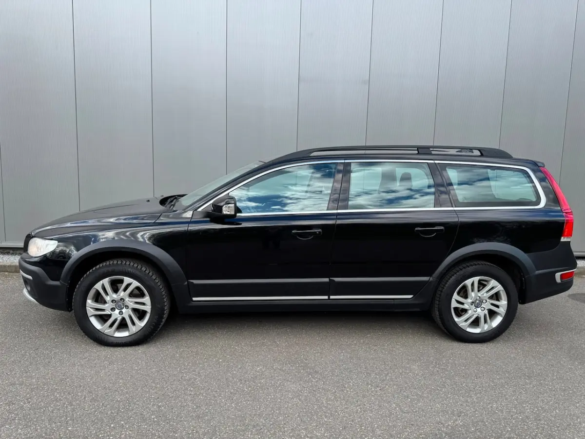 2.0 D4 FWD Dynamic Edition LEDER NAVI CLIMA