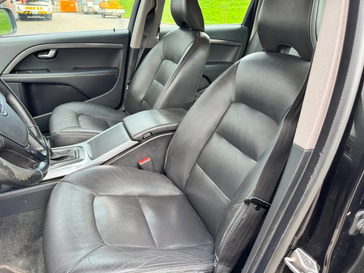 2.0 D4 FWD Dynamic Edition LEDER NAVI CLIMA