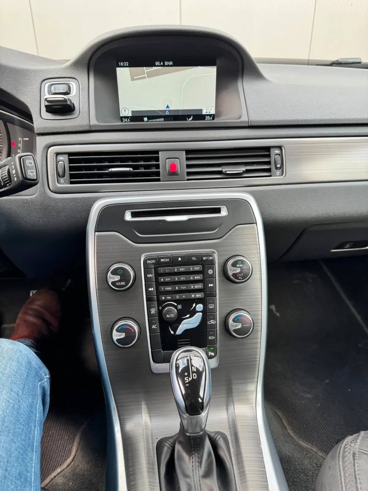 2.0 D4 FWD Dynamic Edition LEDER NAVI CLIMA