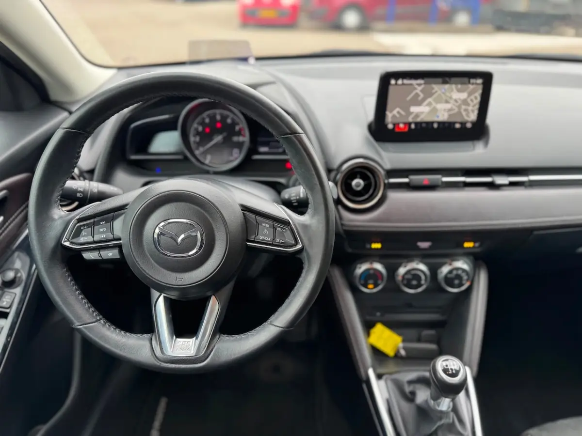 2 1.5 Skyactiv-G GT-Luxury / airco / cruise.control / navigatie / lmv / pdc / camera / led