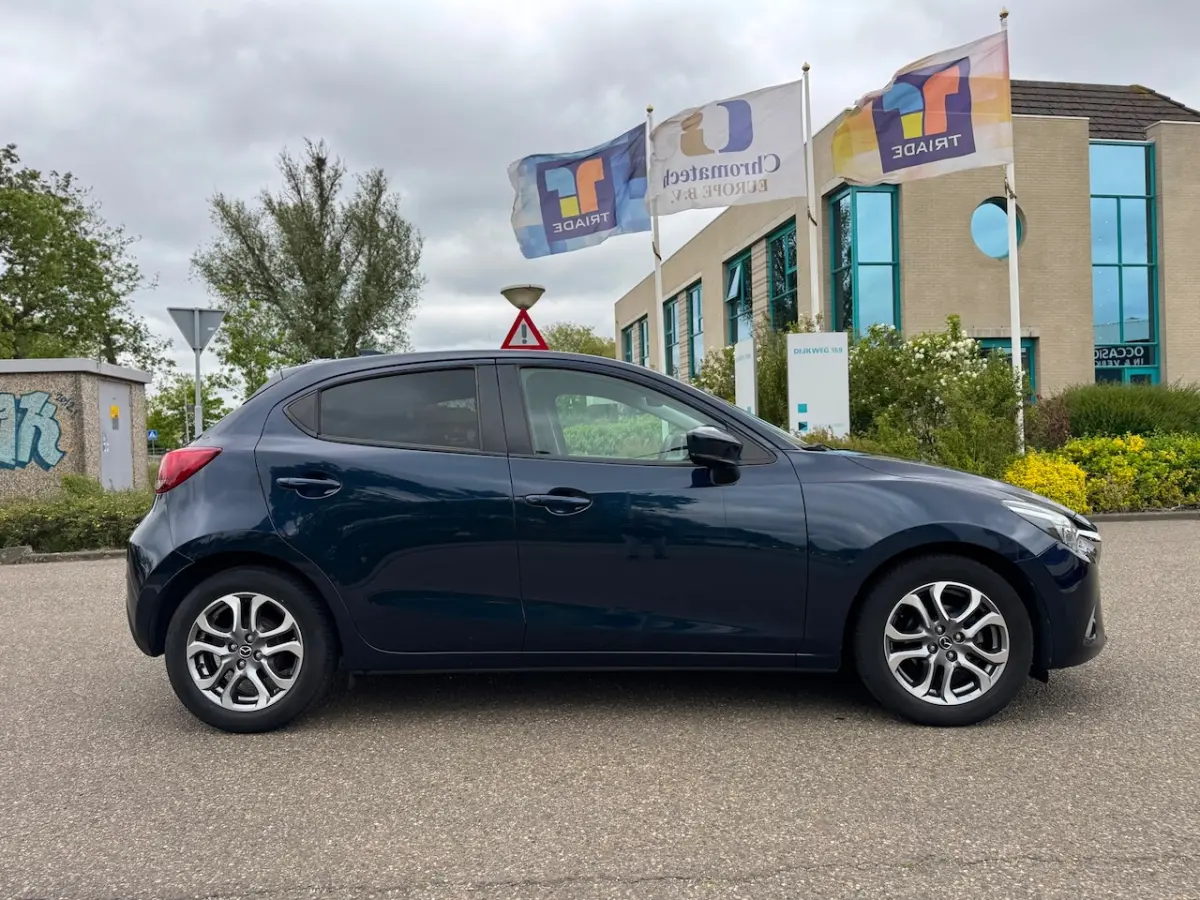 2 1.5 Skyactiv-G GT-Luxury / airco / cruise.control / navigatie / lmv / pdc / camera / led