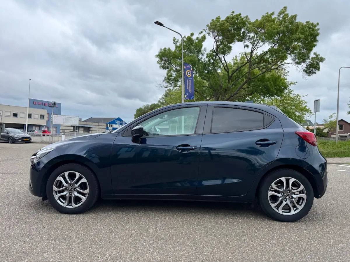 2 1.5 Skyactiv-G GT-Luxury / airco / cruise.control / navigatie / lmv / pdc / camera / led