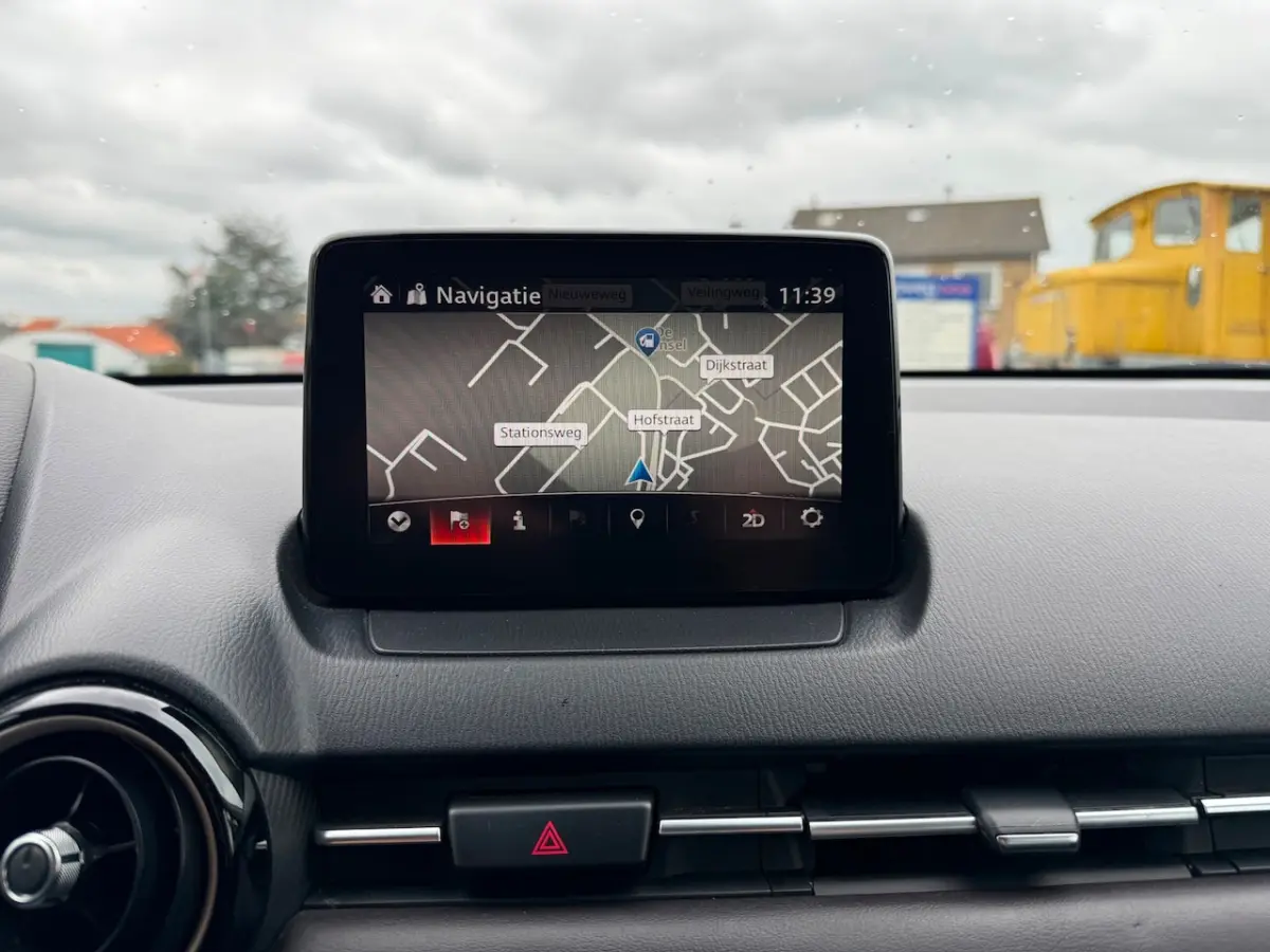 2 1.5 Skyactiv-G GT-Luxury / airco / cruise.control / navigatie / lmv / pdc / camera / led