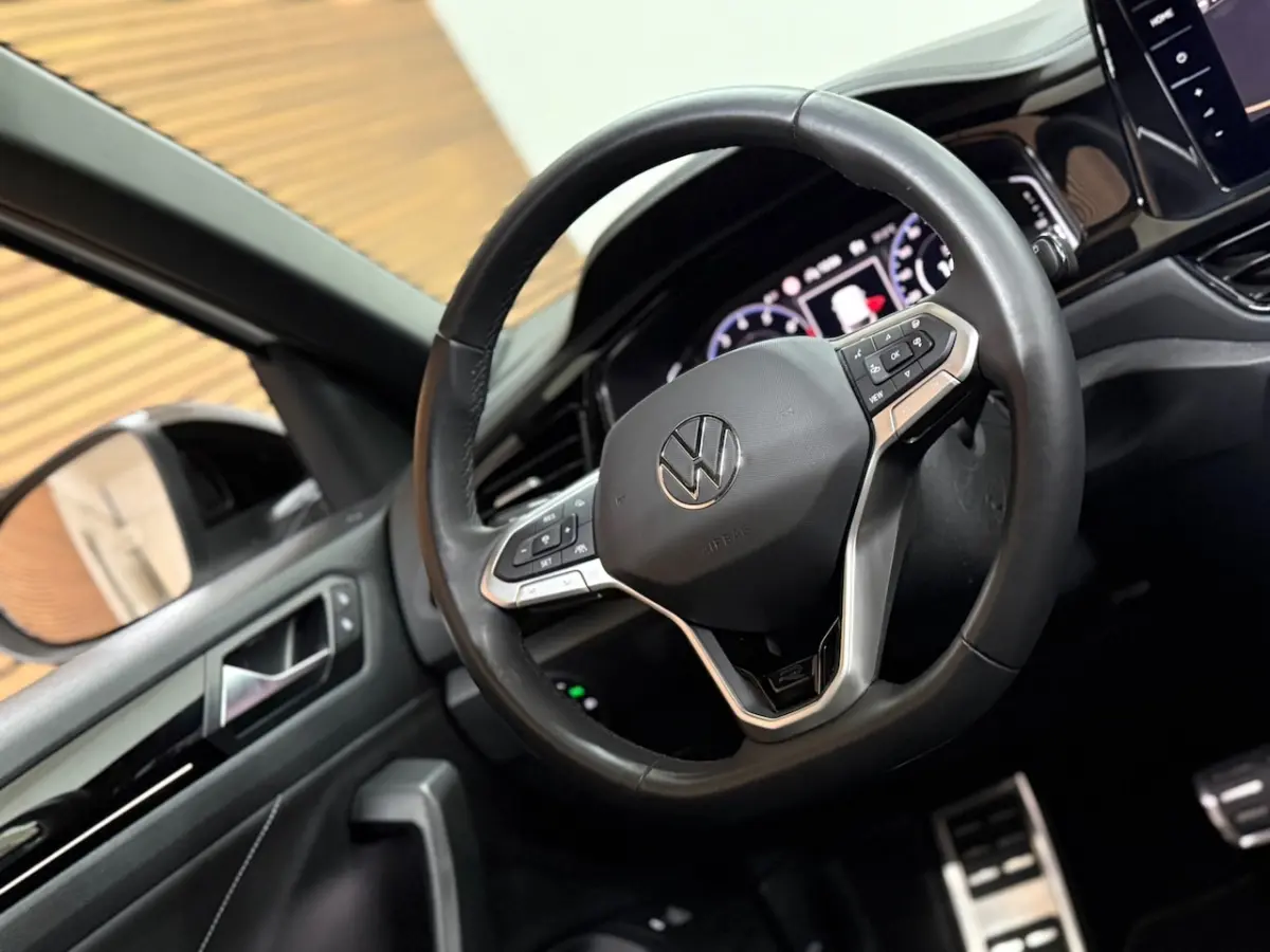 1.5 TSI R-Line Black Style | Panorama|IQ.Light|ACC|Discover Pro|Beats | Trekhaak | Camera