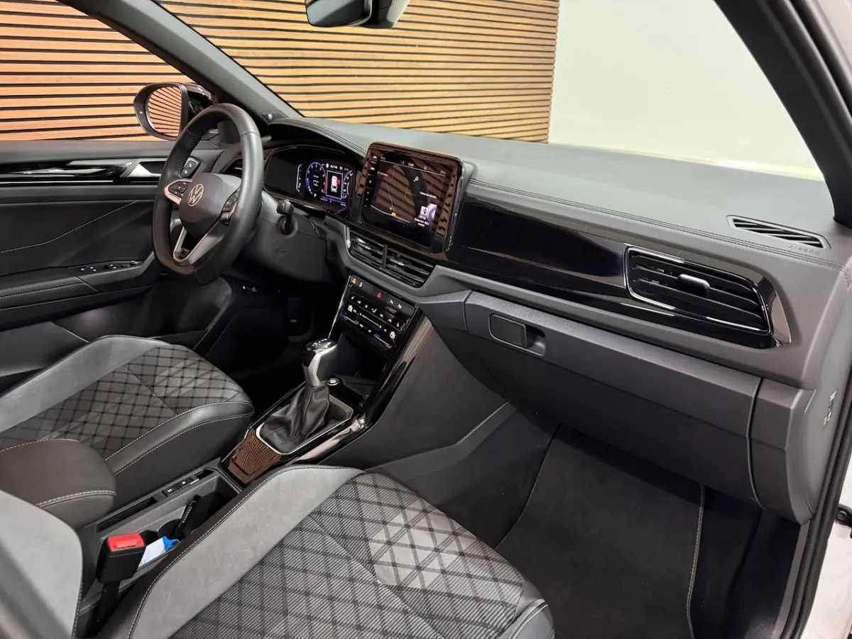 1.5 TSI R-Line Black Style | Panorama|IQ.Light|ACC|Discover Pro|Beats | Trekhaak | Camera