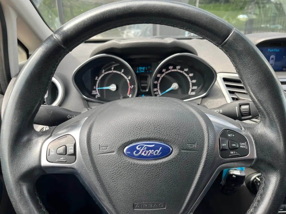 1.0 Style Ultimate, Navi, Airco, Pdc