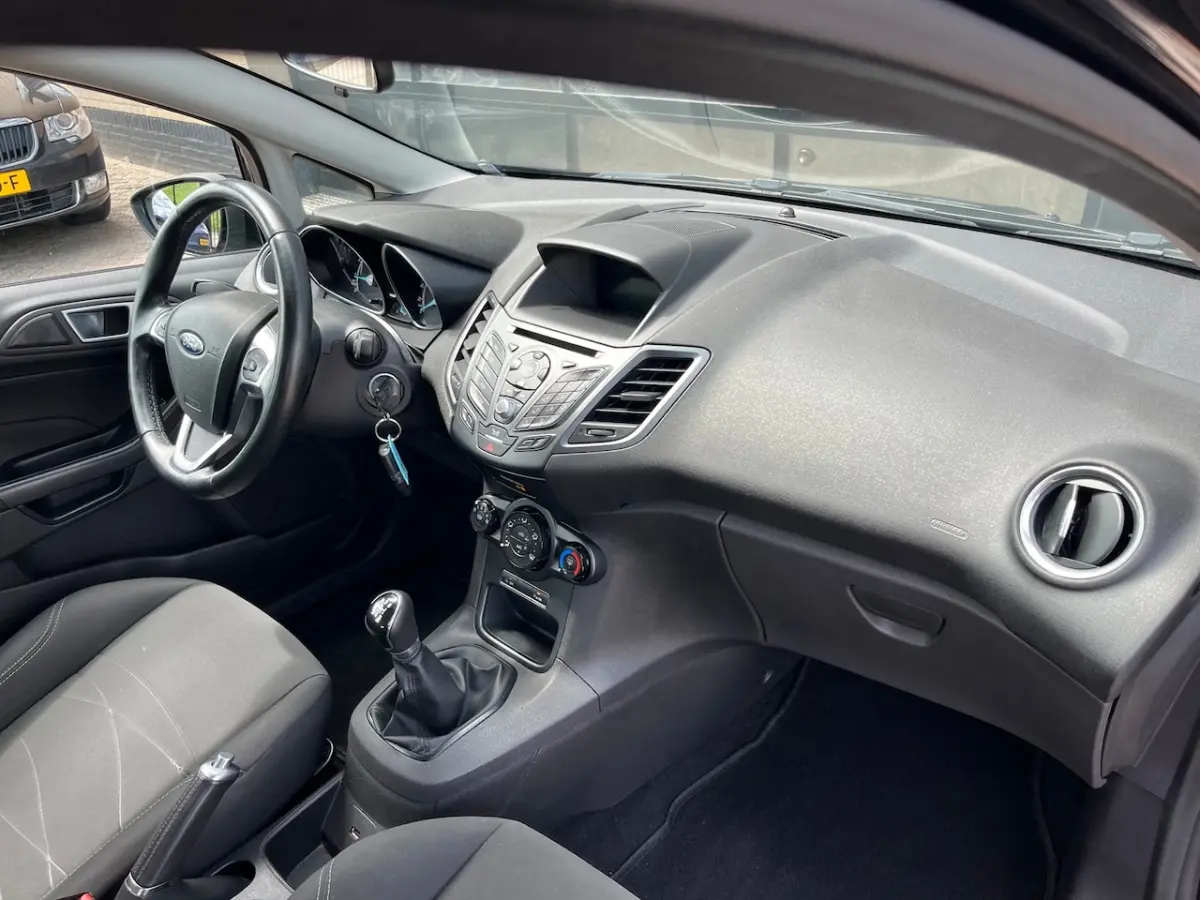 1.0 Style Ultimate, Navi, Airco, Pdc