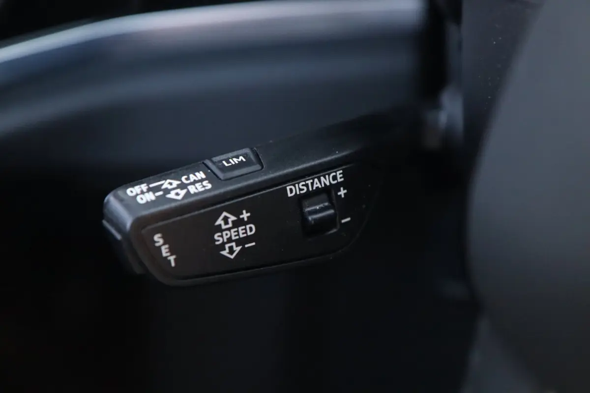 40 TFSI Quattro S-Line / PANO / VIRTUAL / ACC / 360 / KEYLESS / 20'