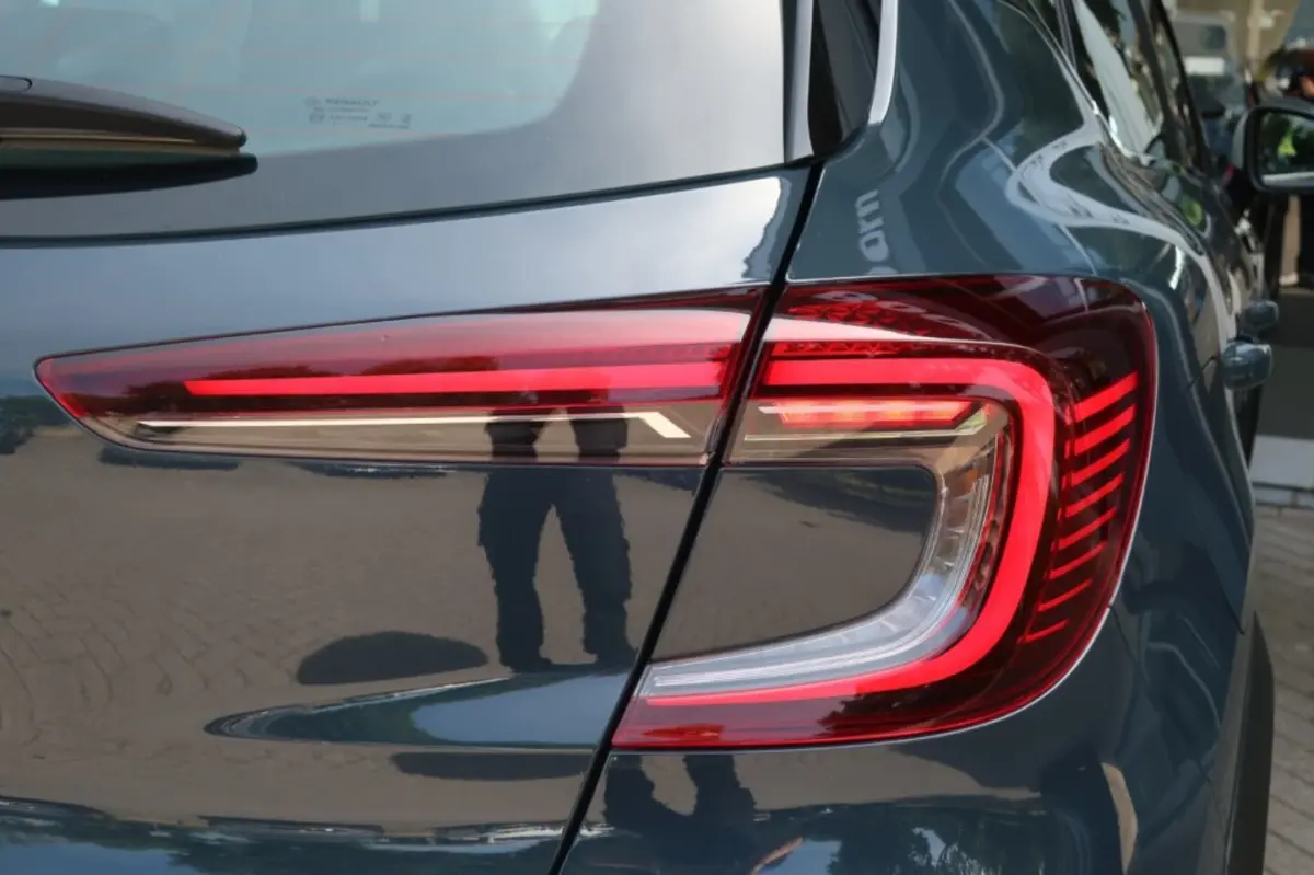 1.6 E-Tech PHEV, Stoelverwarming, Camera, PDC voor+achter etc