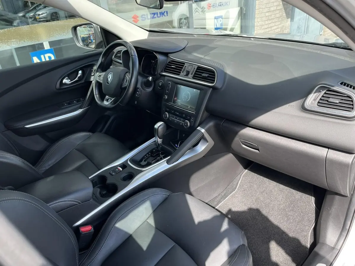 1.2 TCe Bose Automaat | Lederen Bekleding | Stoelverwarming | Parkeerhulp | Navigatie |