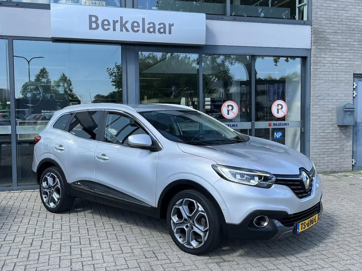 1.2 TCe Bose Automaat | Lederen Bekleding | Stoelverwarming | Parkeerhulp | Navigatie |