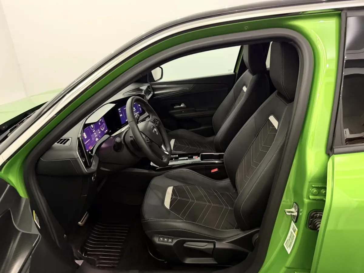 1.2 Turbo Ultimate Camera, Apple carplay, Keyless start, Memory stoelen, Virtual desk, Cru
