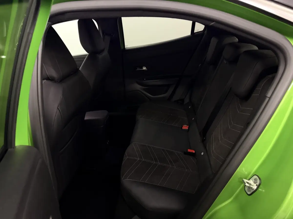 1.2 Turbo Ultimate Camera, Apple carplay, Keyless start, Memory stoelen, Virtual desk, Cru