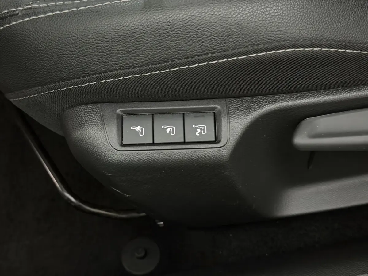 1.2 Turbo Ultimate Camera, Apple carplay, Keyless start, Memory stoelen, Virtual desk, Cru