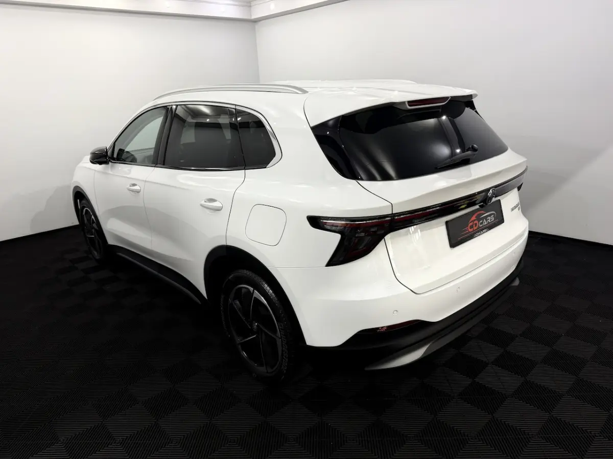 Luxury 64 kWh 360 Camera, Navi, Rijstrook correctie, Stoelverwarming, Elektrische achterkl